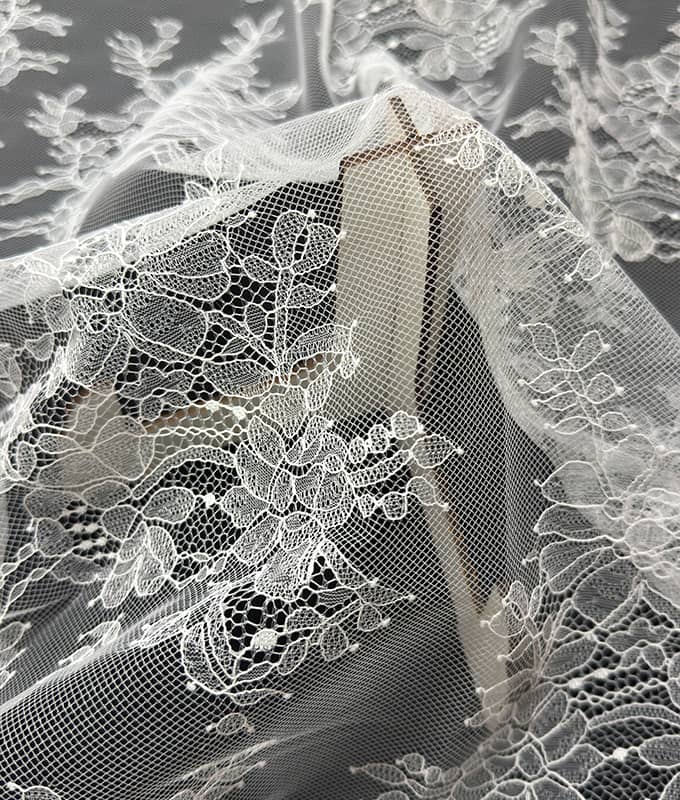 Scattered Bloom Cluster Lace Fabric